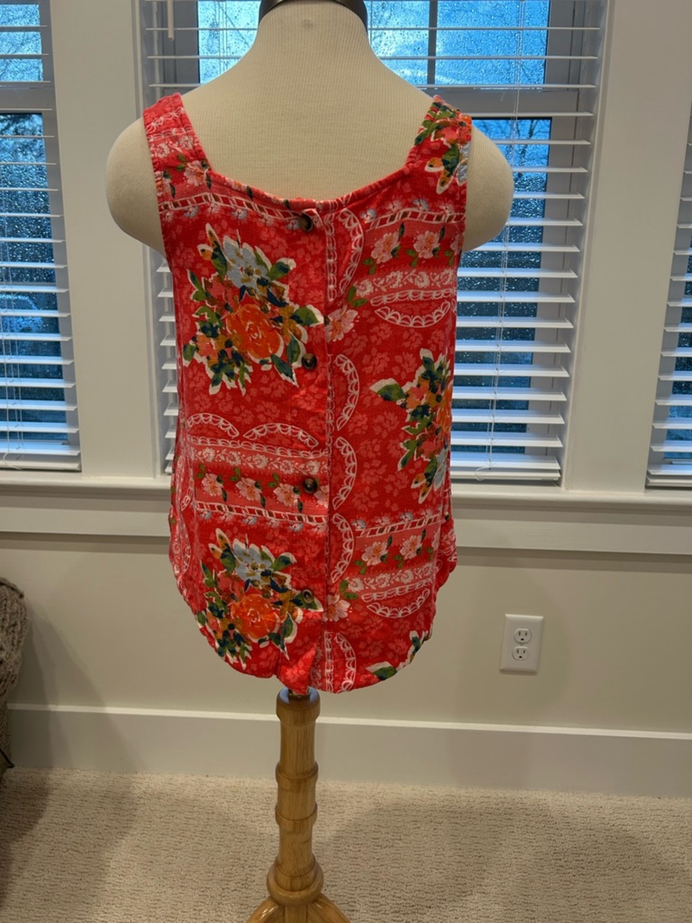Lauren Conrad Salmon Colored Airy Tank Top Size Small - Picture 4 of 7